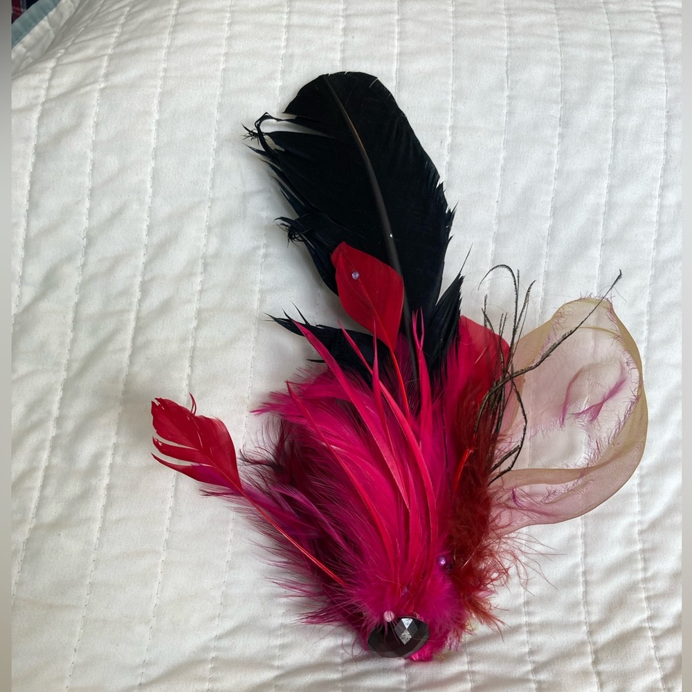 Red Feather Fascinator